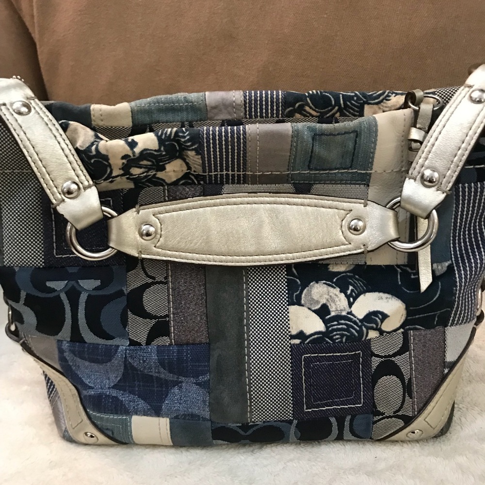 Great Auth Coach Handbag
